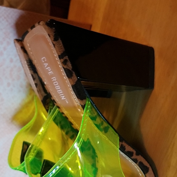 Cape Robbin shoes - Picture 4 of 7